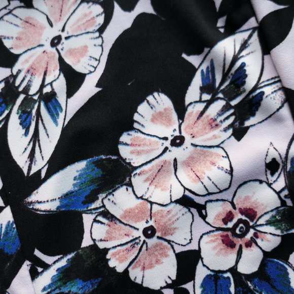 guess ∙ mariah deep v floral romper - Picture 7 of 11